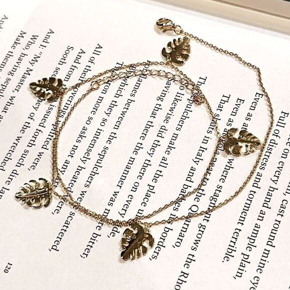 SALE 18k Stamped Gold Filled Monstera Leaf Charm Necklace - Picture 1 of 6